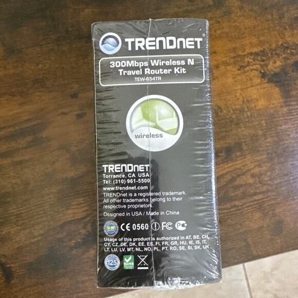 TRENDnet 300Mbps Mobile Wireless Router With Rechargeable Battery TEW-654TR - Picture 5 of 5